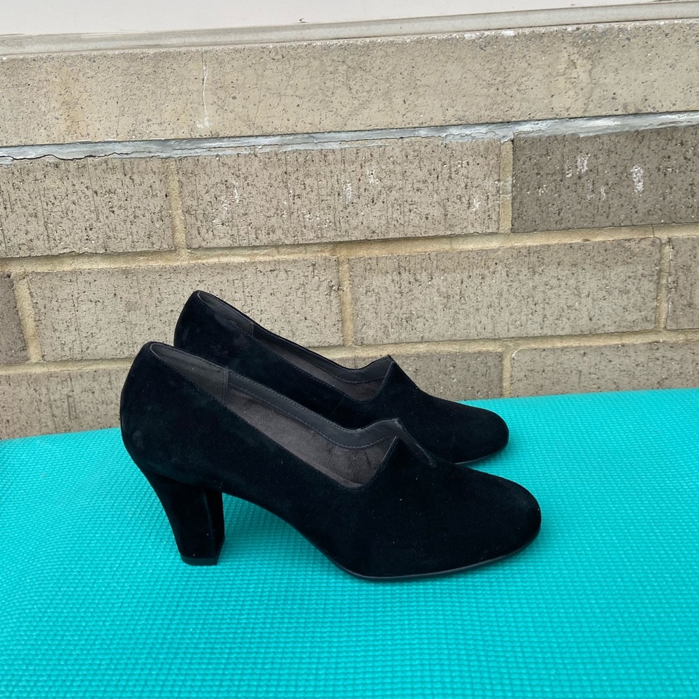 AEROSOLES HEEL REST SHOES